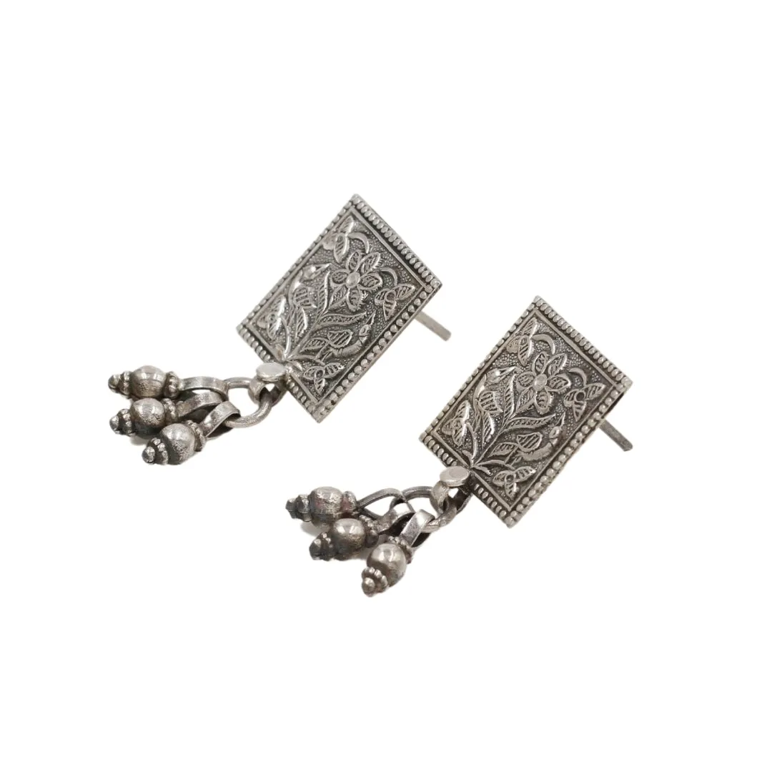 Refined Grace: Timeless Handcrafted Silver Earrings by Sangeeta Boochra