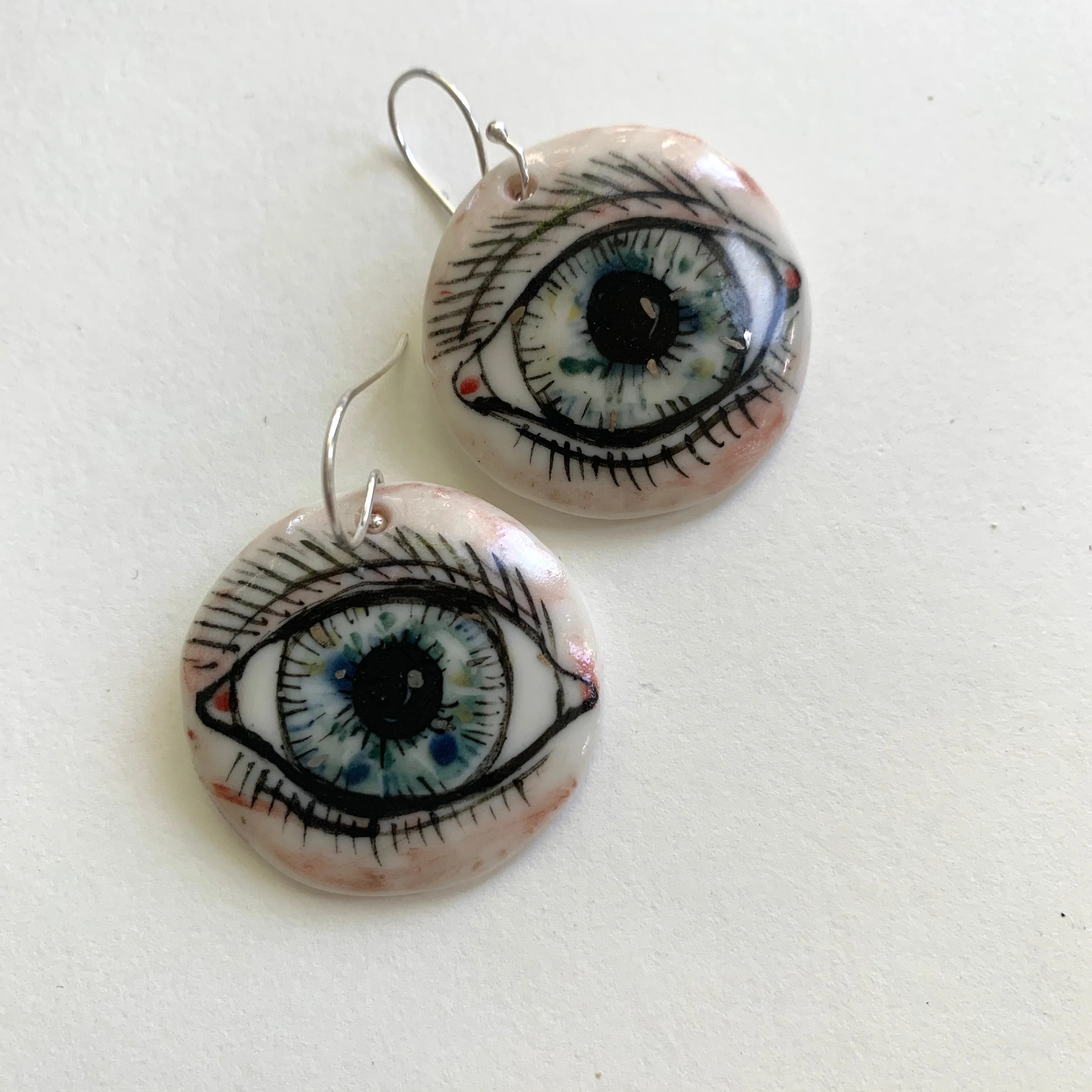 ‘The protective eye' porcelain earrings with gold detail 2